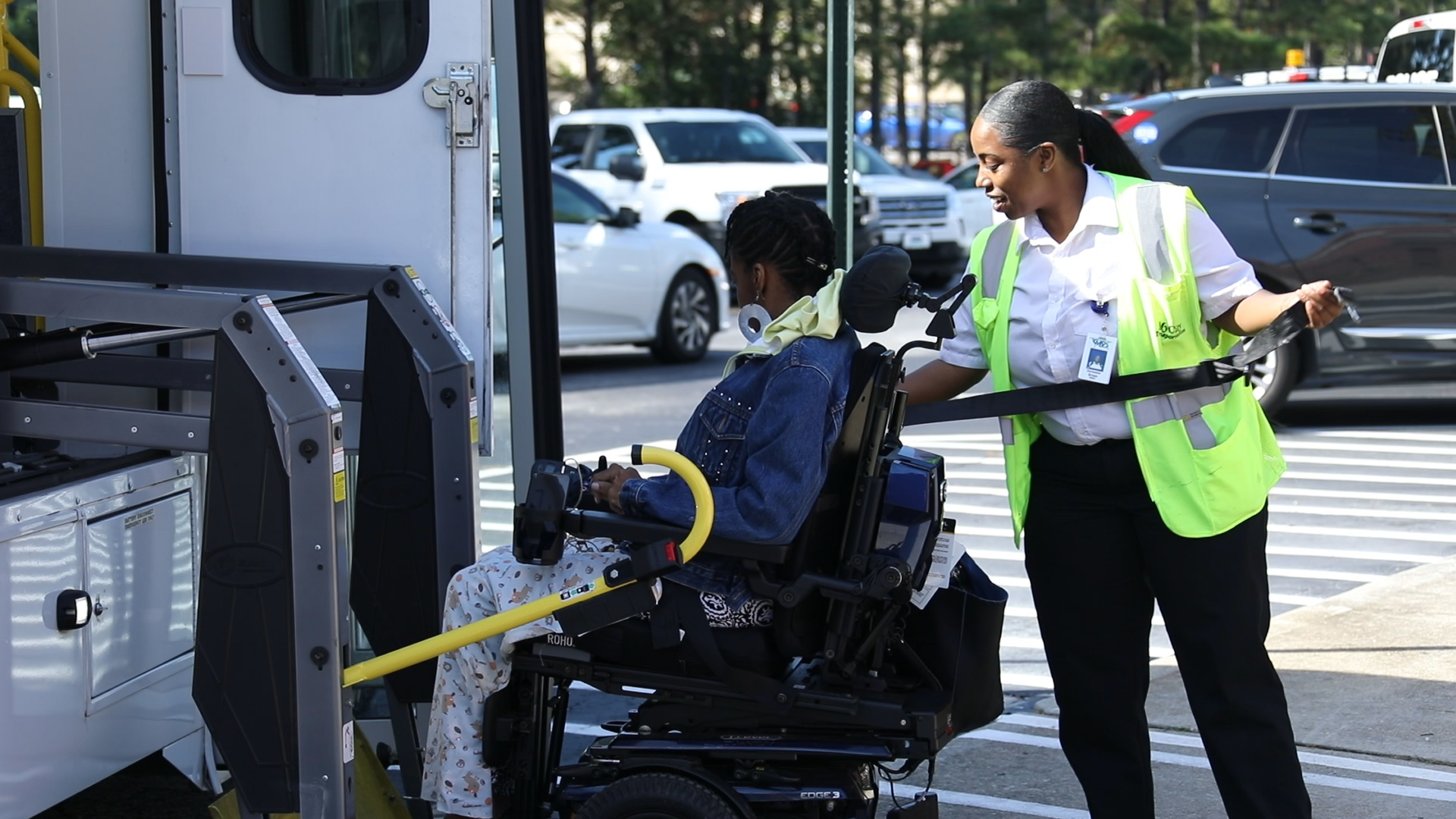 0C5A2755.MOV.00_01_49_07.Still003